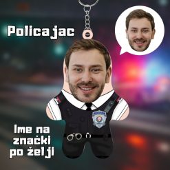 Policajac Mini Me Drveni Privezak sa tvojim likom i imenom