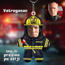 Vatrogasac Mini Me Drveni Privezak sa tvojim likom i imenom