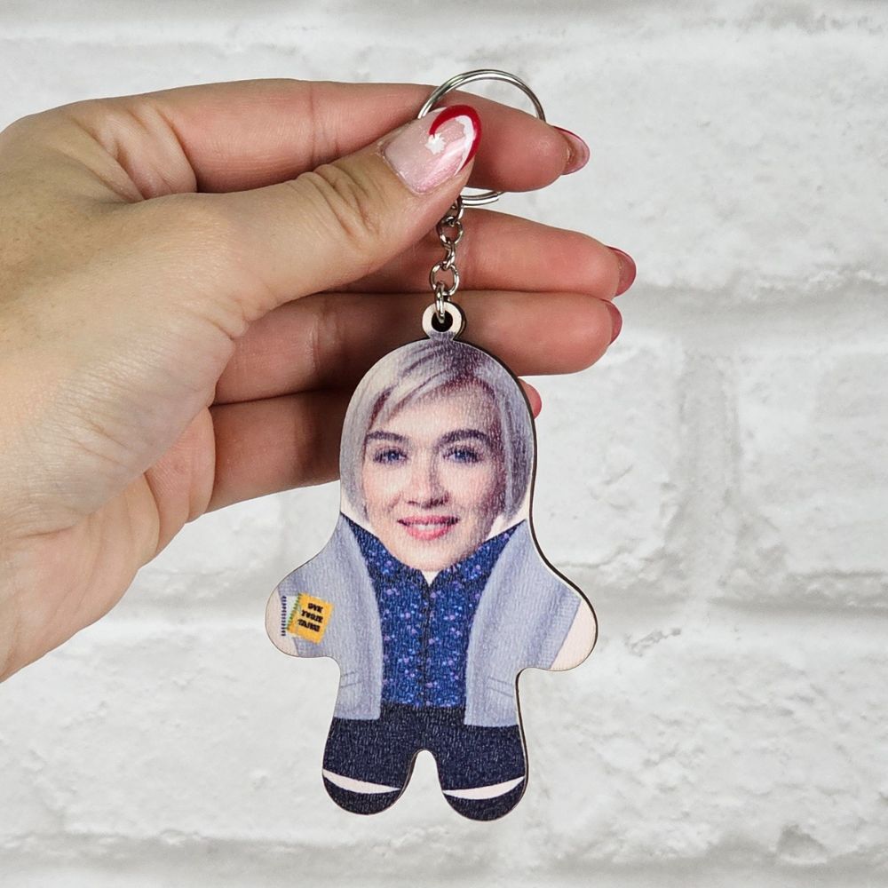 Zenski Psihoterapeut Mini Me Drveni Privezak sa tvojim likom - Slika 2