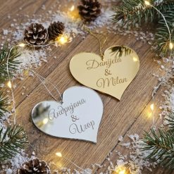 Novogodisnji ukras za jelku srce sa dva imena